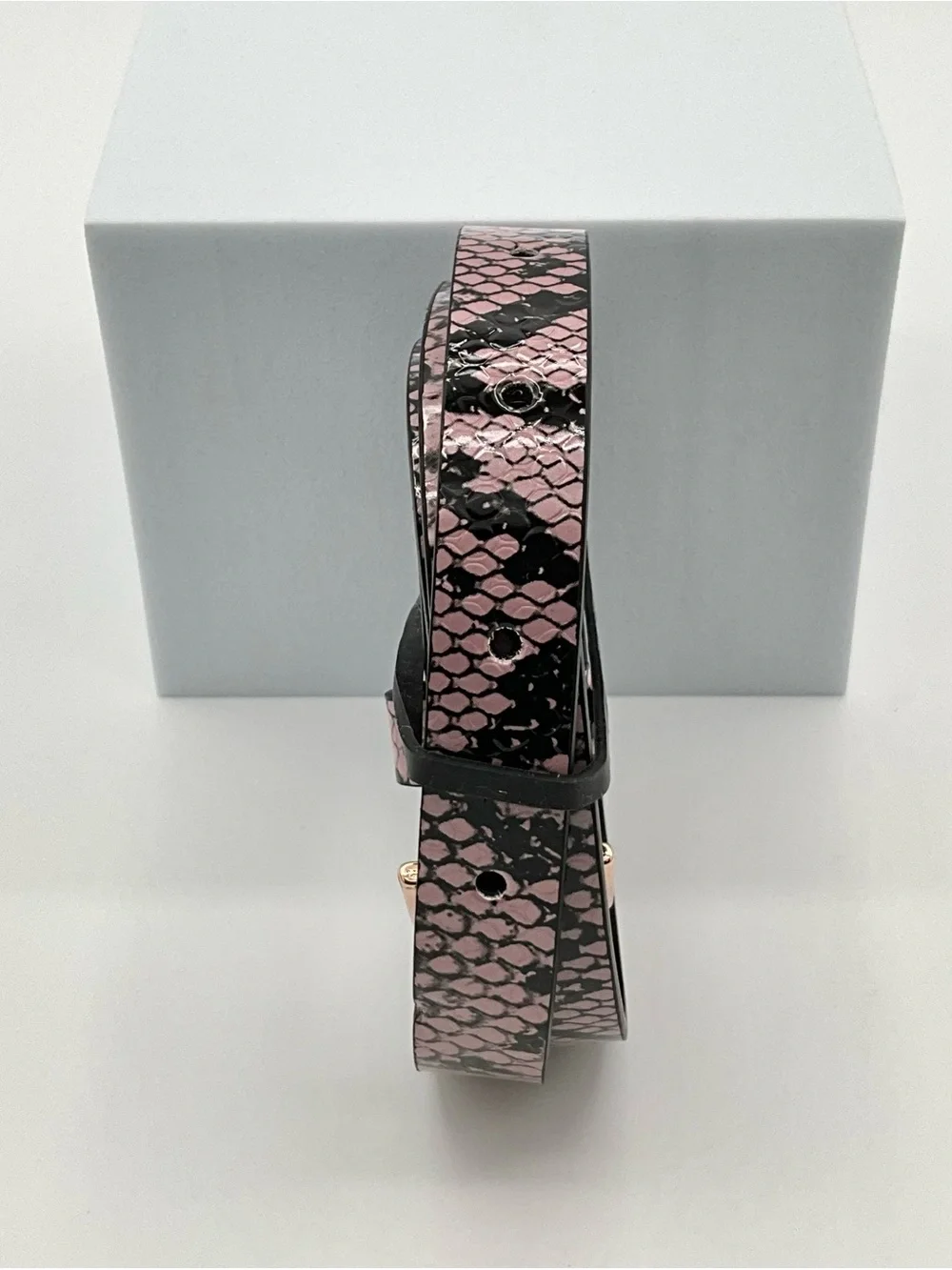 LIKE NEW Torrid Narrow Waist Belt Pink&Black Faux Reptile Gold Hardware Size0/00